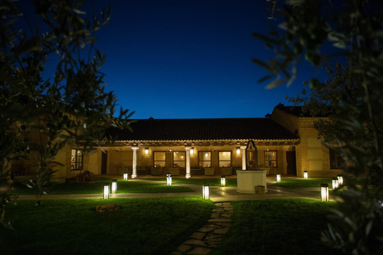 Posada Isabel De Castilla Madrigal de las Altas Torres Eksteriør bilde