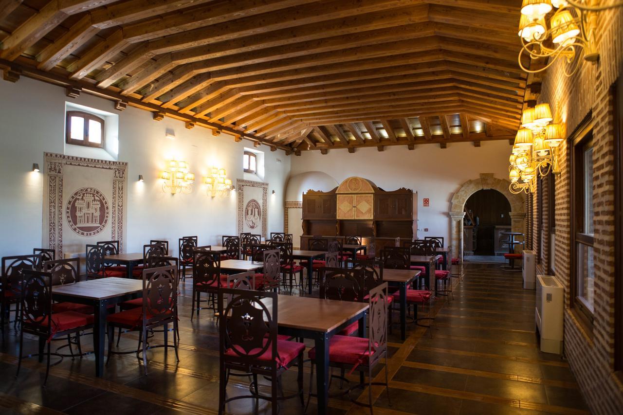 Posada Isabel De Castilla Madrigal de las Altas Torres Eksteriør bilde