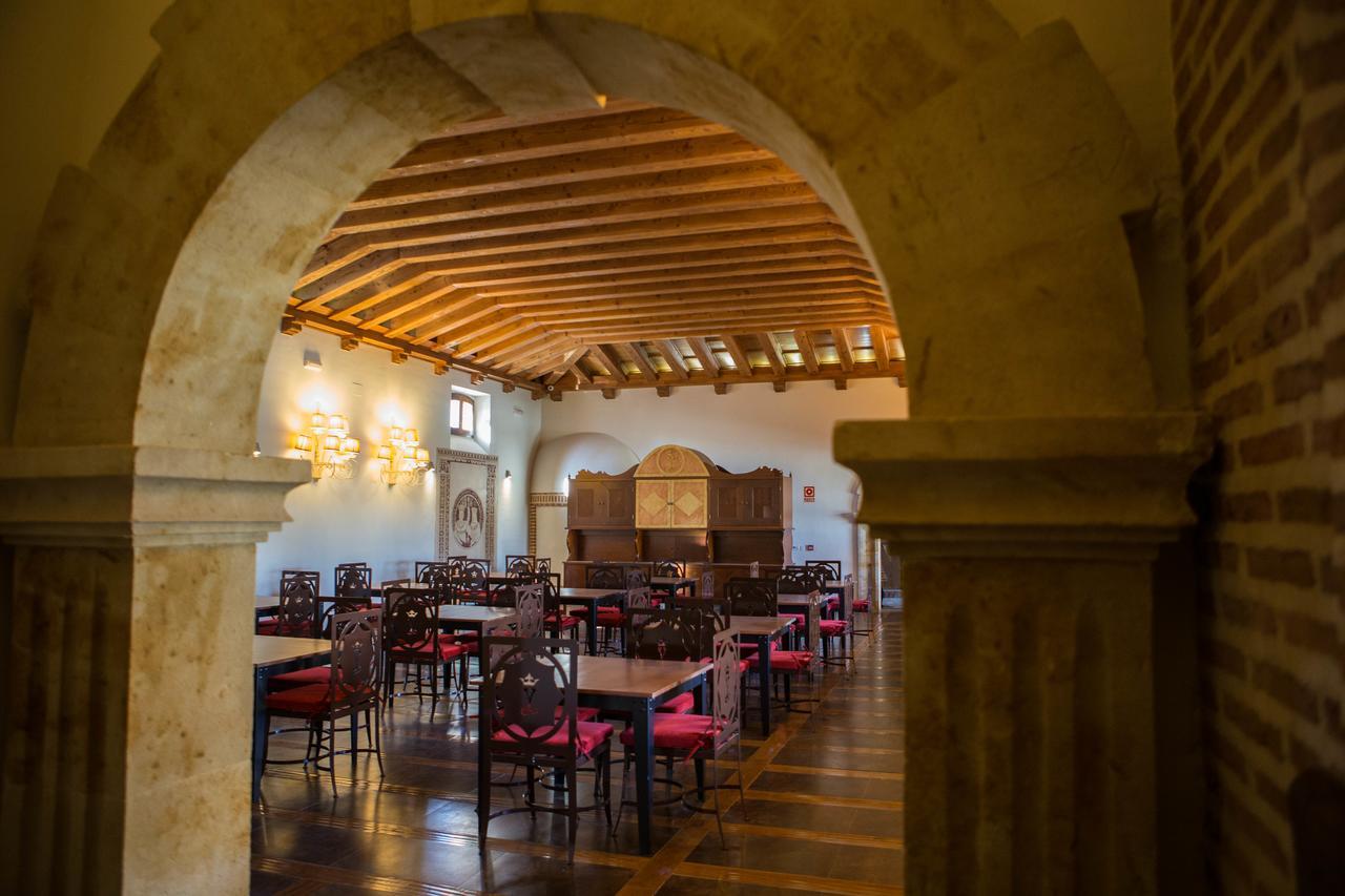 Posada Isabel De Castilla Madrigal de las Altas Torres Eksteriør bilde